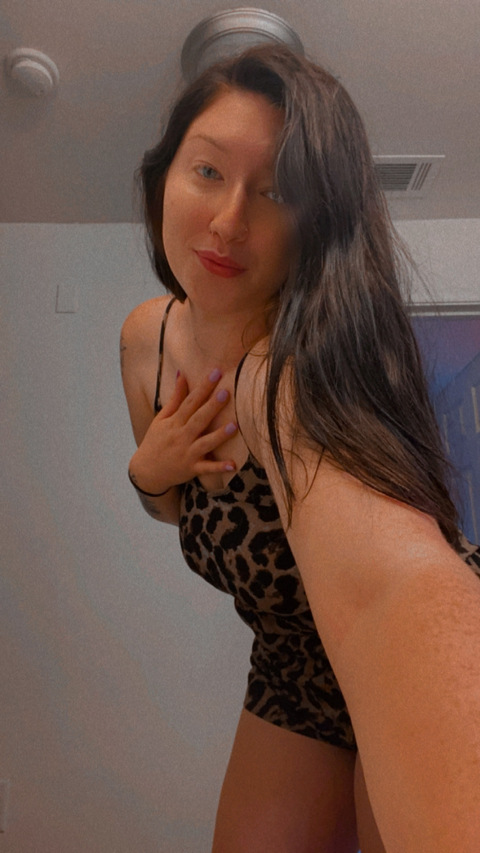 naiomistarr OnlyFans - Free Access to 32 Videos & 49 Photos Onlyfans Free Access