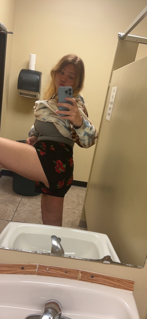 naughtydragon22 OnlyFans - Free Access to 32 Videos & 49 Photos Onlyfans Free Access