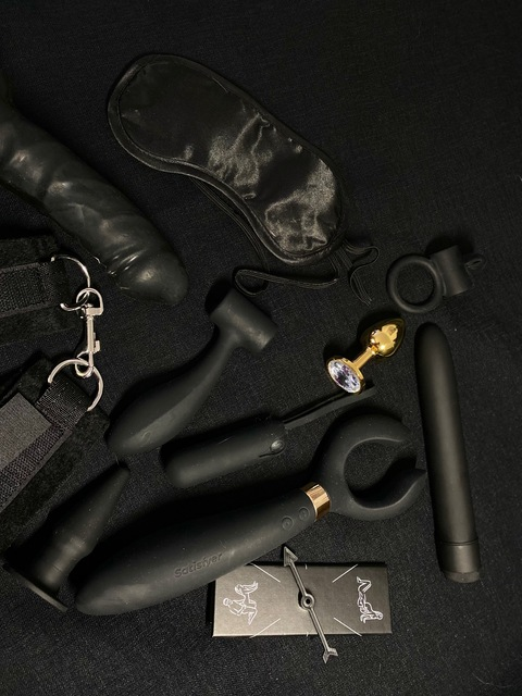 naughtyonlys OnlyFans - Free Access to 32 Videos & 49 Photos Onlyfans Free Access