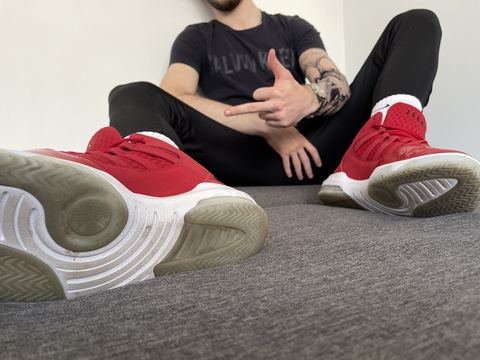 naughtysneakersfree OnlyFans - Free Access to 32 Videos & 49 Photos Onlyfans Free Access