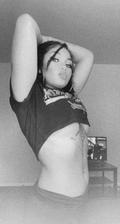 niabaddiee OnlyFans - Free Access to 45 Videos & 57 Photos Onlyfans Free Access