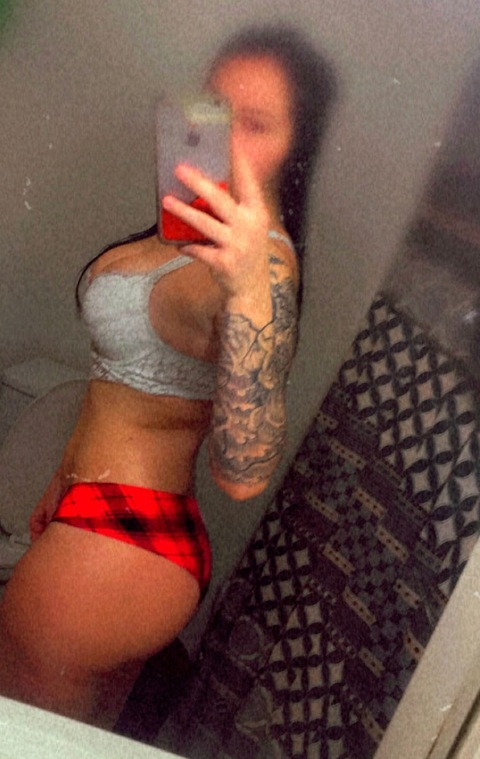 niarae98 OnlyFans - Free Access to 32 Videos & 59 Photos Onlyfans Free Access