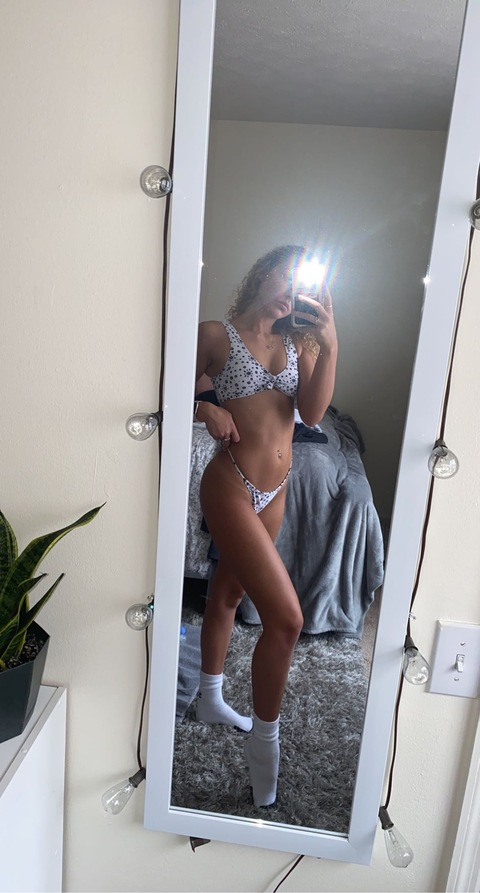 nicolebaker62 OnlyFans - Free Access to 32 Videos & 49 Photos Onlyfans Free Access