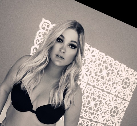 nnikkilynn29 OnlyFans - Free Access to 32 Videos & 93 Photos Onlyfans Free Access