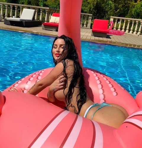 noemibaz OnlyFans - Free Access to 32 Videos & 49 Photos Onlyfans Free Access