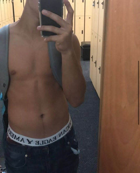 papihennyy OnlyFans - Free Access to 32 Videos & 49 Photos Onlyfans Free Access