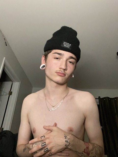 partygetsmewttr OnlyFans - Free Access to 32 Videos & 49 Photos Onlyfans Free Access