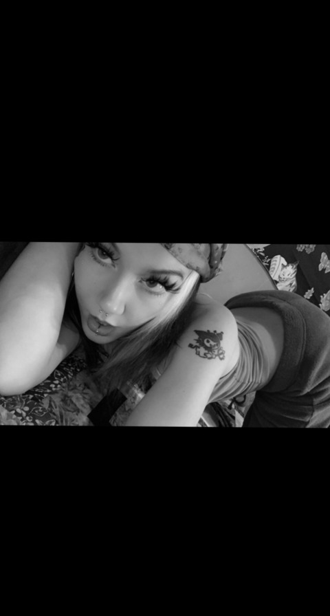 pearlrosee OnlyFans - Free Access to 32 Videos & 49 Photos Onlyfans Free Access