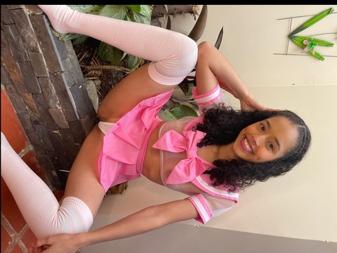 pinkbubblee OnlyFans - Free Access to 32 Videos & 49 Photos Onlyfans Free Access