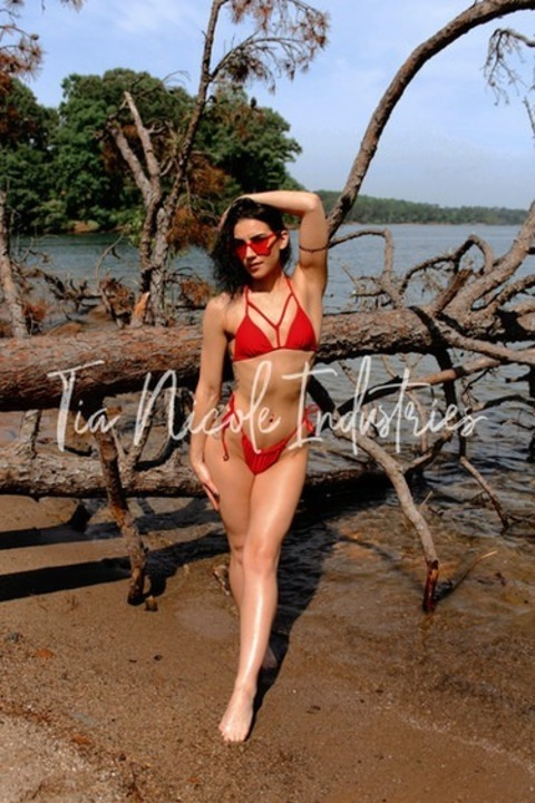 pollyanna2.0 OnlyFans - Free Access to 32 Videos & 95 Photos Onlyfans Free Access