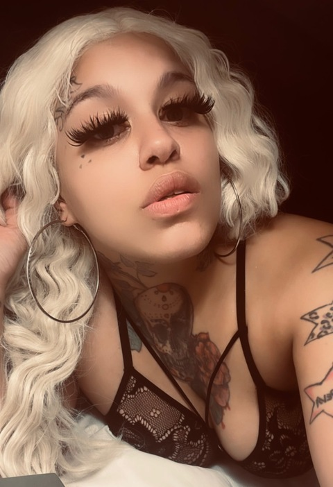 pradablue OnlyFans - Free Access to 32 Videos & 49 Photos Onlyfans Free Access