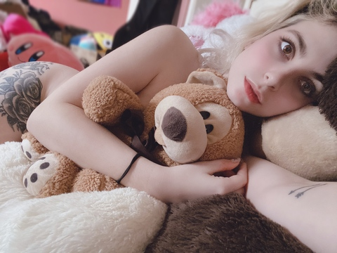 prettypastries OnlyFans - Free Access to 38 Videos & 166 Photos Onlyfans Free Access