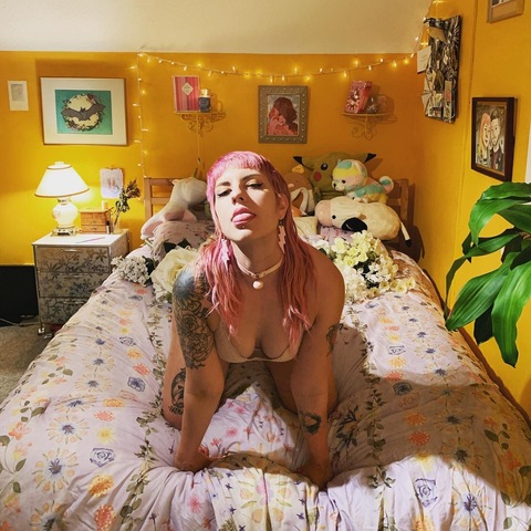 prettypinklightning OnlyFans - Free Access to 32 Videos & 50 Photos Onlyfans Free Access