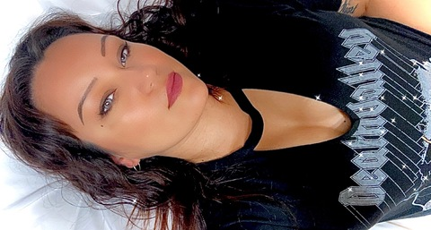 quean.nia OnlyFans - Free Access to 32 Videos & 49 Photos Onlyfans Free Access