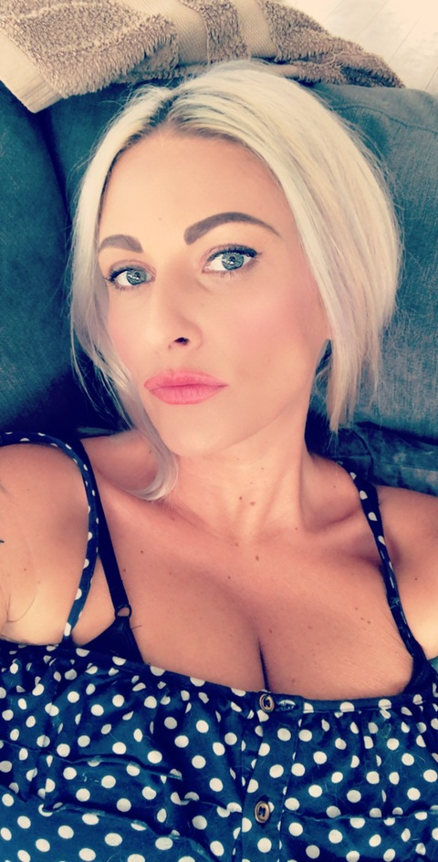 queenvickyx OnlyFans - Free Access to 35 Videos & 244 Photos Onlyfans Free Access