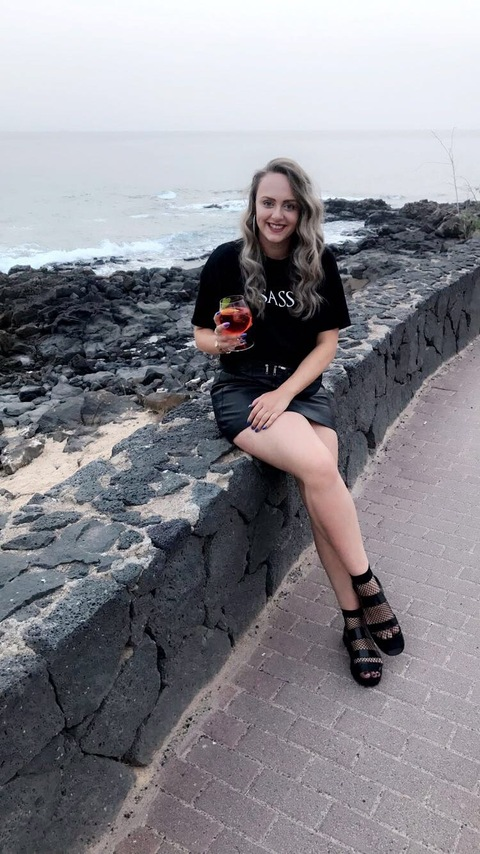 rebeccalou OnlyFans - Free Access to 32 Videos & 49 Photos Onlyfans Free Access