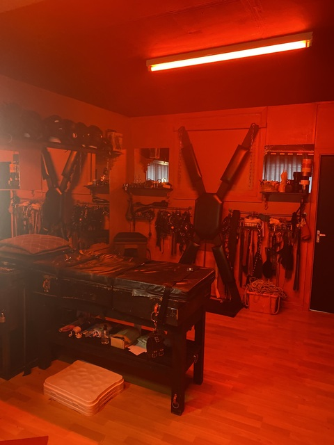 redbdsmmaster OnlyFans - Free Access to 32 Videos & 49 Photos Onlyfans Free Access