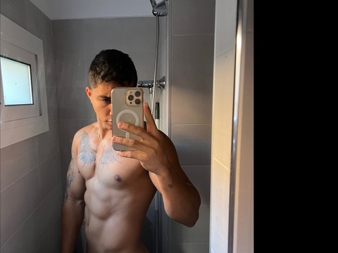 ricky_alex23 OnlyFans - Free Access to 88 Videos & 49 Photos Onlyfans Free Access