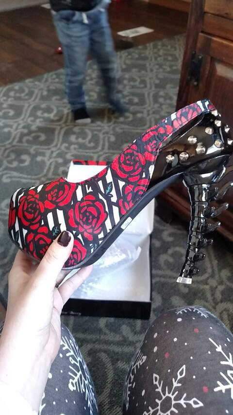 rosereign5 OnlyFans - Free Access to 32 Videos & 56 Photos Onlyfans Free Access