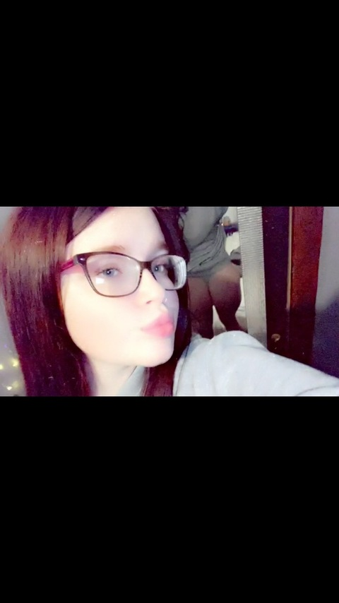 roseybabyy00 OnlyFans - Free Access to 32 Videos & 49 Photos Onlyfans Free Access