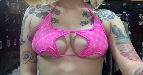 roxxxylove666 OnlyFans - Free Access to 52 Videos & 240 Photos Onlyfans Free Access