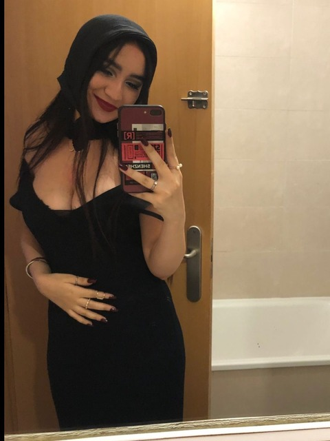 salma-abb OnlyFans - Free Access to 32 Videos & 49 Photos Onlyfans Free Access