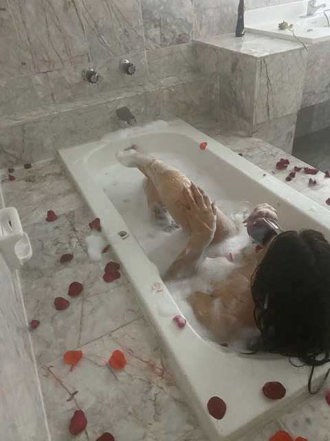 saraei OnlyFans - Free Access to 32 Videos & 49 Photos Onlyfans Free Access