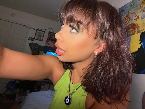 sativamylovee OnlyFans - Free Access to 32 Videos & 49 Photos Onlyfans Free Access