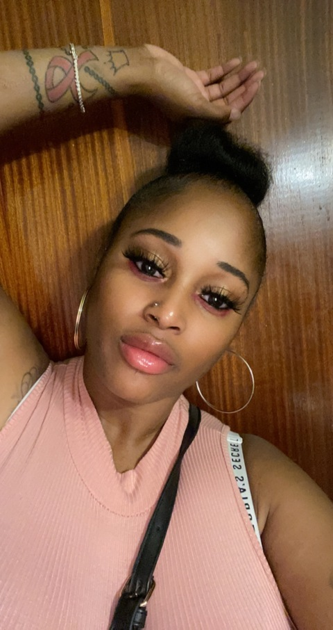 sexxylips32 OnlyFans - Free Access to 32 Videos & 49 Photos Onlyfans Free Access