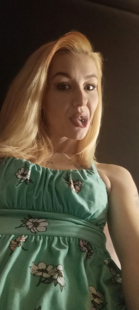 sexyyred22 OnlyFans - Free Access to 32 Videos & 49 Photos Onlyfans Free Access