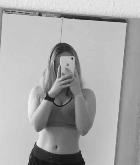 shari_stz OnlyFans - Free Access to 32 Videos & 49 Photos Onlyfans Free Access
