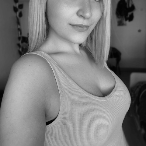 sheylapd OnlyFans - Free Access to 32 Videos & 49 Photos Onlyfans Free Access