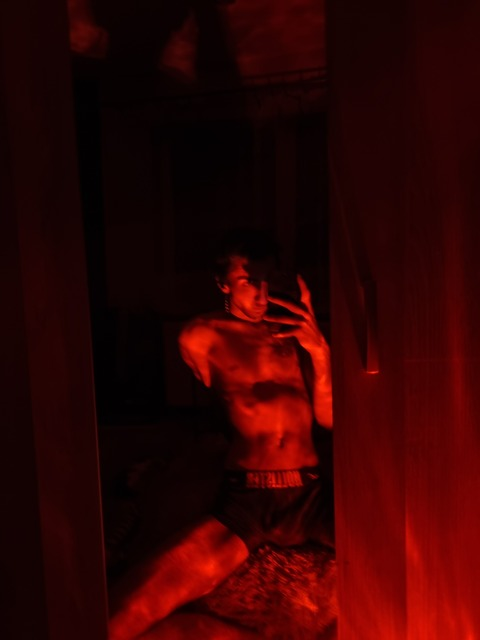 sim_on OnlyFans - Free Access to 32 Videos & 49 Photos Onlyfans Free Access