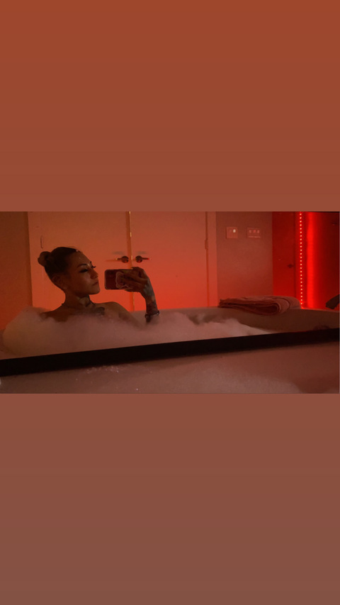 skyyxwhite OnlyFans - Free Access to 32 Videos & 49 Photos Onlyfans Free Access