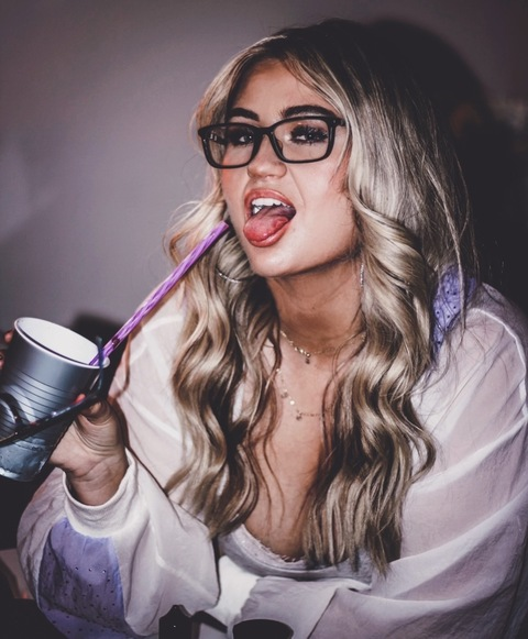 sophie_m_thompson OnlyFans - Free Access to 32 Videos & 49 Photos Onlyfans Free Access