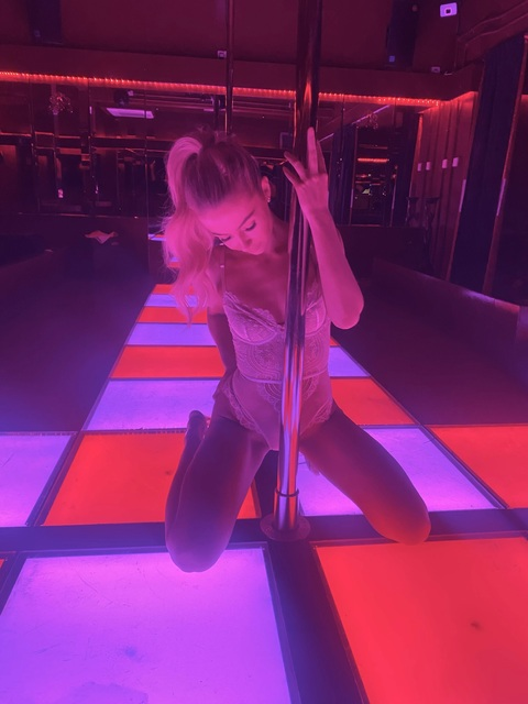 stripari OnlyFans - Free Access to 32 Videos & 49 Photos Onlyfans Free Access