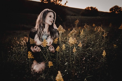 sunshinedaydreams OnlyFans - Free Access to 32 Videos & 199 Photos Onlyfans Free Access