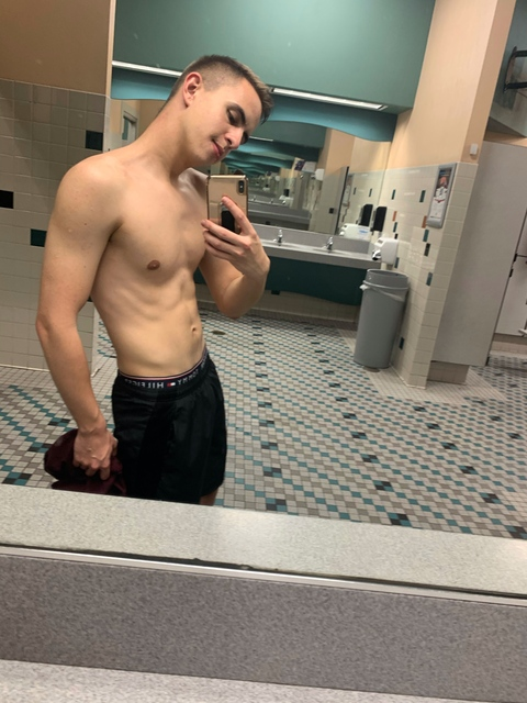 that_hung_boy OnlyFans - Free Access to 32 Videos & 81 Photos Onlyfans Free Access