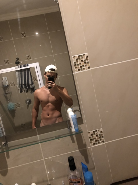 thatboyliamm OnlyFans - Free Access to 32 Videos & 49 Photos Onlyfans Free Access