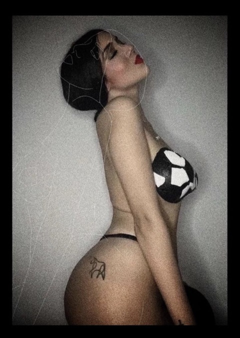 the.evil.queen OnlyFans - Free Access to 32 Videos & 49 Photos Onlyfans Free Access