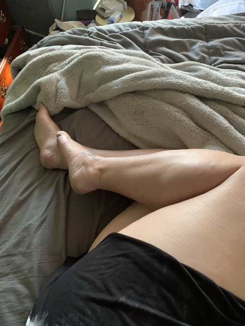 the_lonelyhousewife OnlyFans - Free Access to 32 Videos & 49 Photos Onlyfans Free Access