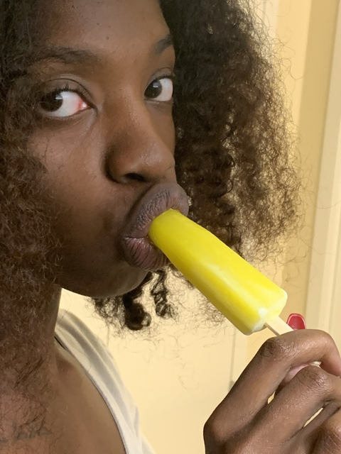 theelips OnlyFans - Free Access to 124 Videos & 55 Photos Onlyfans Free Access