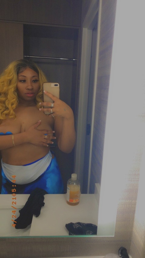 thickmedusa97 OnlyFans - Free Access to 32 Videos & 49 Photos Onlyfans Free Access