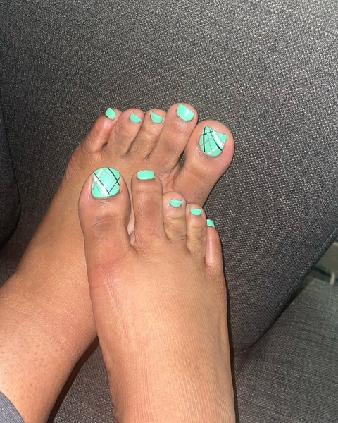 thiknprettiii OnlyFans - Free Access to 32 Videos & 49 Photos Onlyfans Free Access