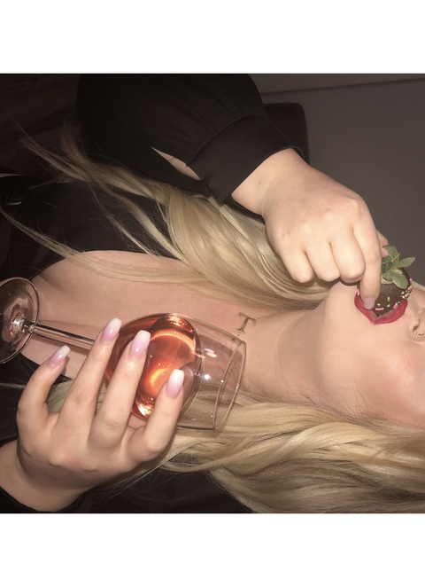 tor_babe OnlyFans - Free Access to 32 Videos & 49 Photos Onlyfans Free Access