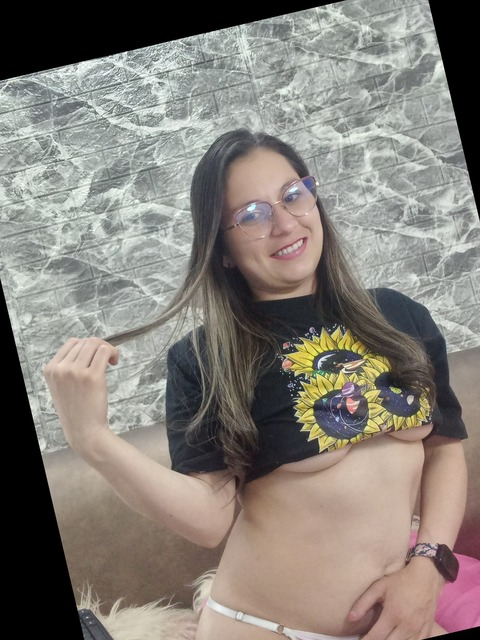 u135491310 OnlyFans - Free Access to 32 Videos & 49 Photos Onlyfans Free Access
