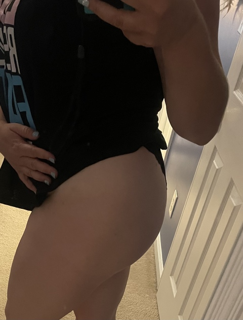 u154068395 OnlyFans - Free Access to 32 Videos & 49 Photos Onlyfans Free Access