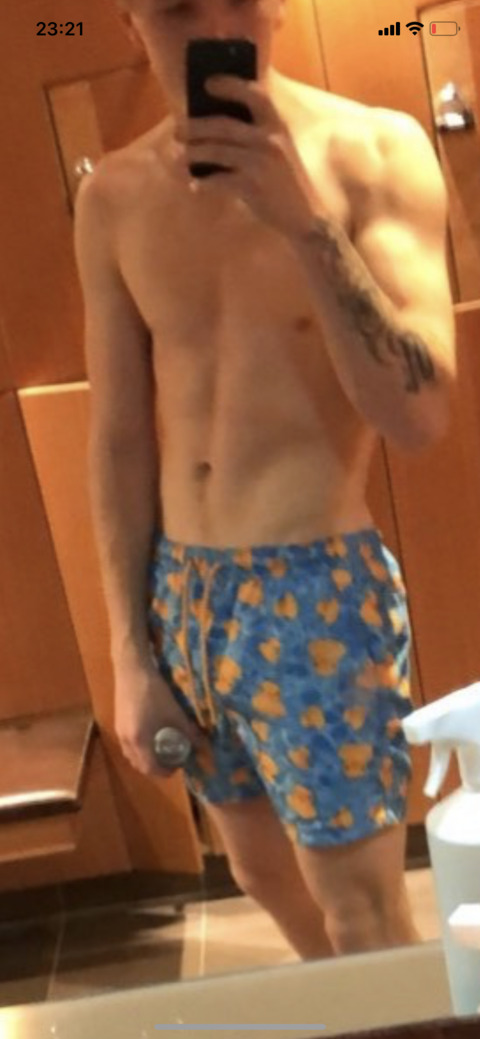 u161438542 OnlyFans - Free Access to 32 Videos & 49 Photos Onlyfans Free Access