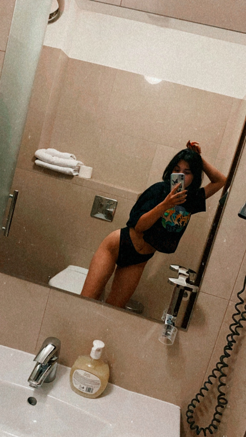u185213685 OnlyFans - Free Access to 32 Videos & 49 Photos Onlyfans Free Access