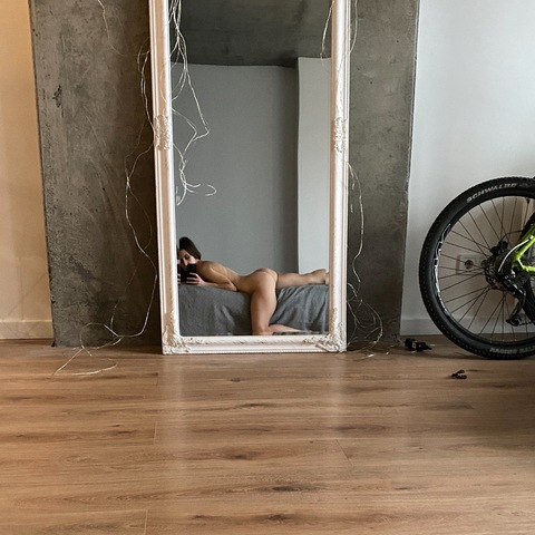 u195877296 OnlyFans - Free Access to 32 Videos & 49 Photos Onlyfans Free Access